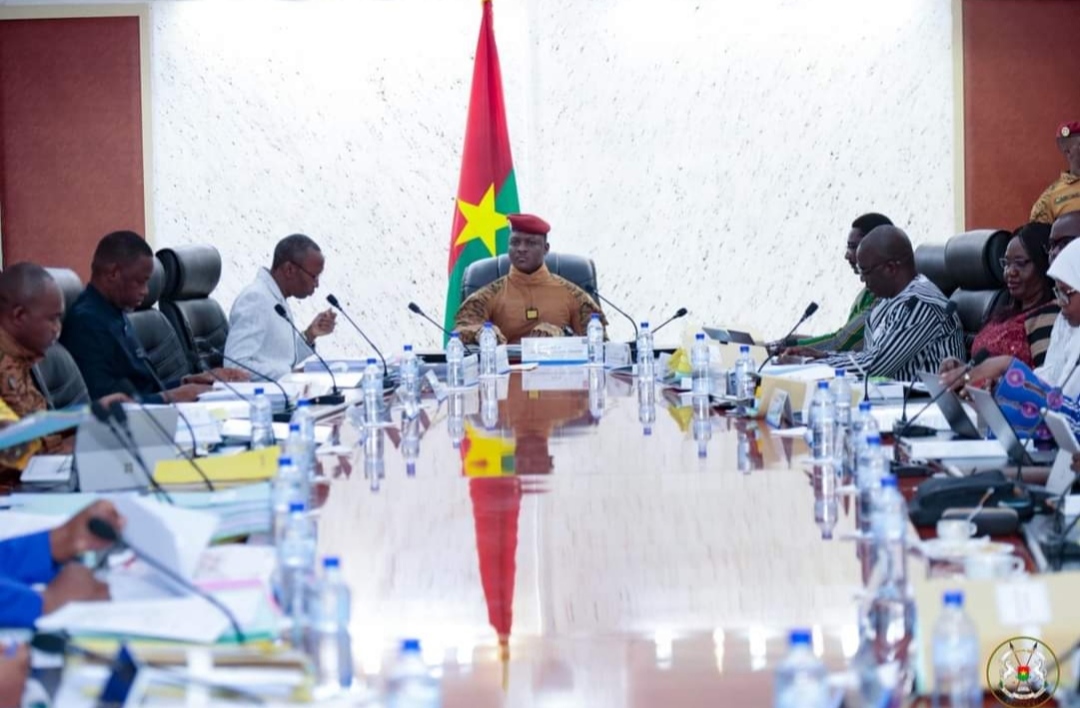 Burkina: coneil des ministres en image