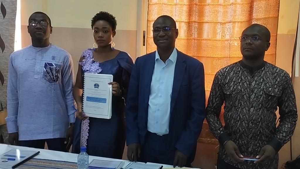 BURKINA/SOUTENANCE DE LICENCE : Mireille Ouédraogo et les membres du jury