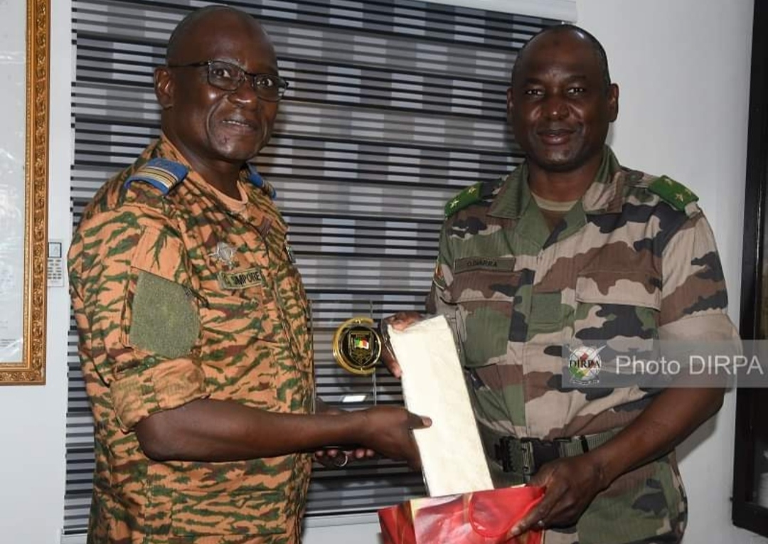 Collaboration militaire : La visite du chef d’Etat-major Général des Armées burkinabè au Mali