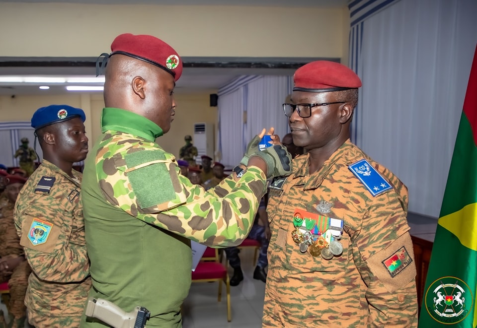 Forces armées nationales : le Colonel-major Kassoum COULIBALY reçoit ses attributs de Général de Brigade