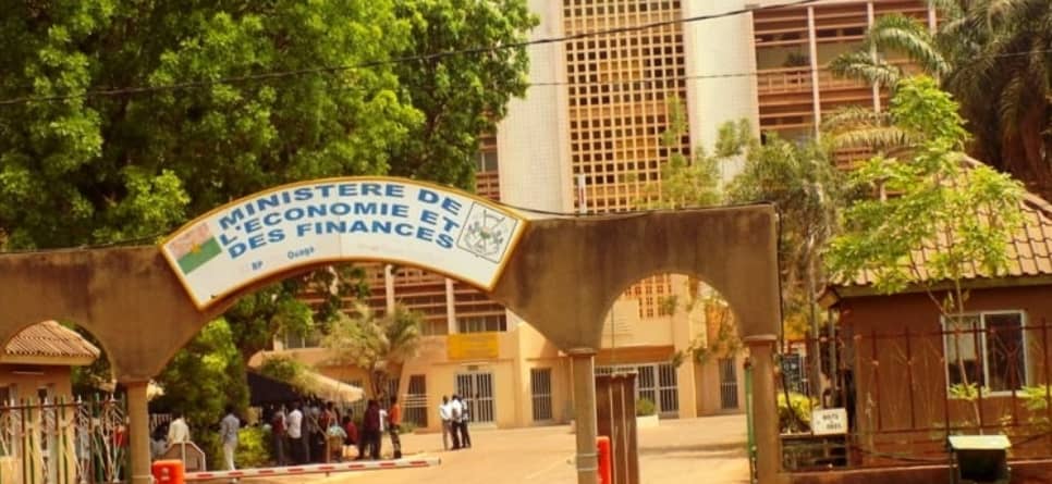 Burkina : Les syndicats du ministère de l’économie “regrettent les propos du Président de la Transition”